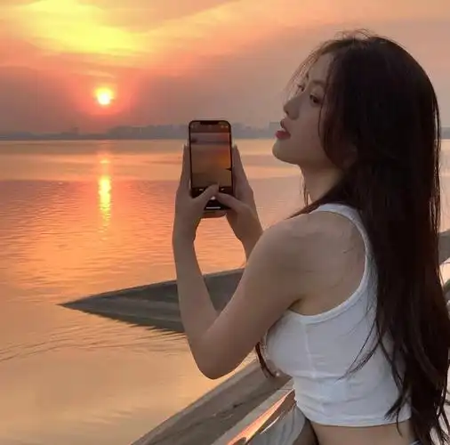 好看的微信头像独一无二(男生头像,女生头像,情侣头像,姐妹头像,闺蜜