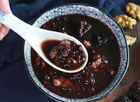 逢黑必补5种黑色食物煮成汤让你面色红润头发黑亮