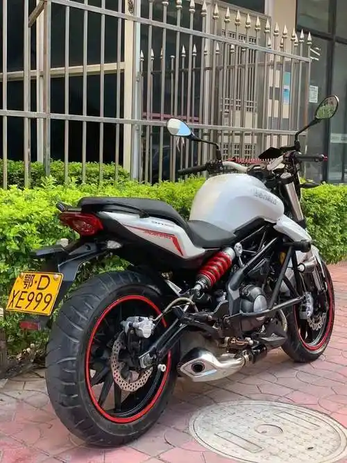 二手摩托车贝纳利牌 bj300gs
