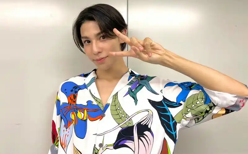 村上真都raul丨放大版观看美貌(重发改下尺寸)_哔哩哔哩_bilibili