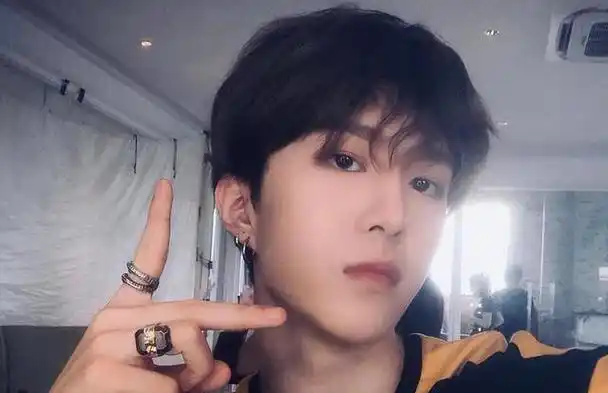 娱乐圈出名的8个"憨厚帅哥",人均800个心眼子没一个是实心的