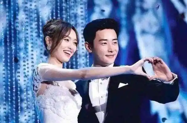 罗晋请客卡里钱不够,打电话问唐嫣要零花,内容不要太搞笑_合作_明星