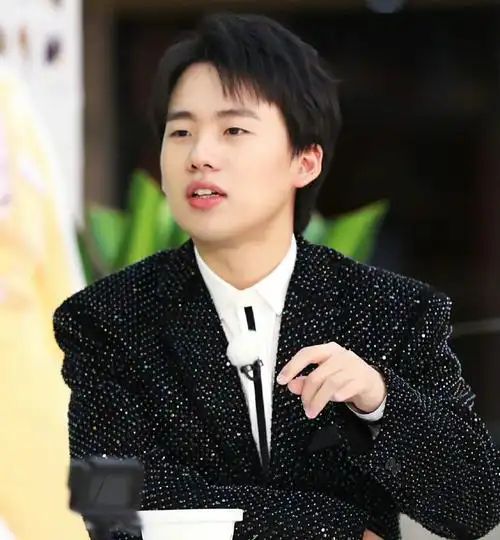 原创郭麒麟资源大好,一连接九档综艺,把自己活成大张伟