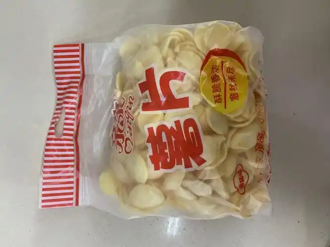 亲亲薯片3.9元每包