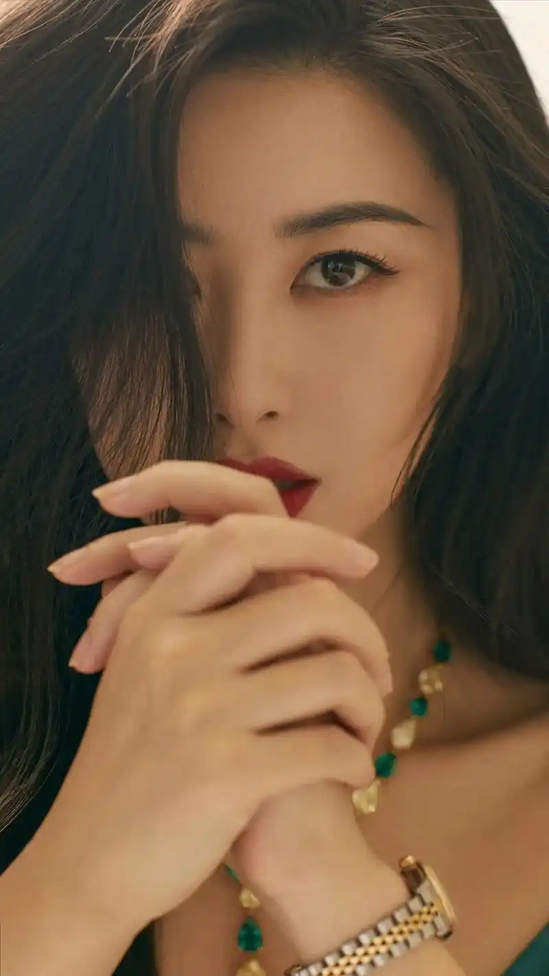 朱珠,1984年7月19日出生于北京市,中国内地女演员,歌手 - 抖音