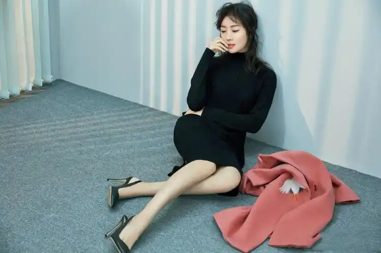 菅纫姿职场时尚气质写真图片26