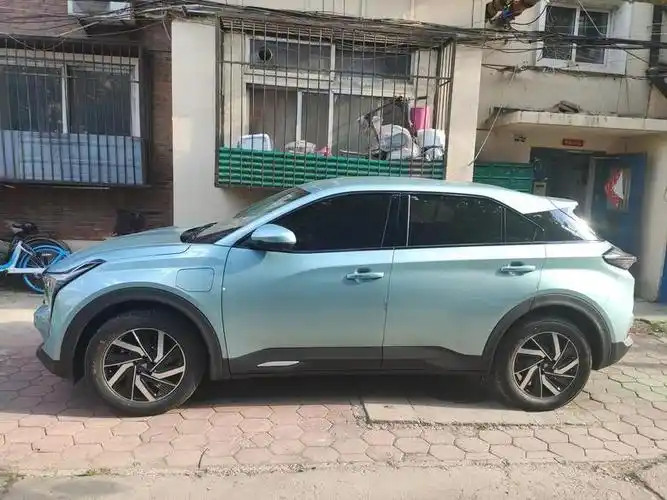 哪吒u-天津新提的1298琉璃青.宁德时代的电池,上汽齿,150kw功率.