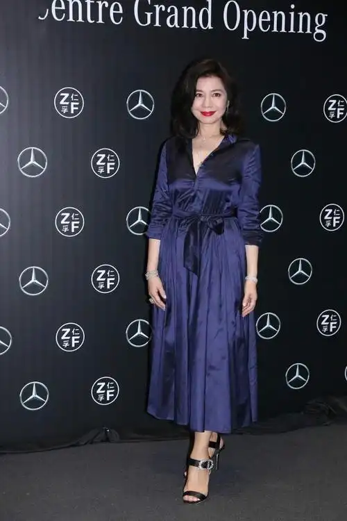 钟楚红近照 发福明显 风韵十足 网友:更好看了!