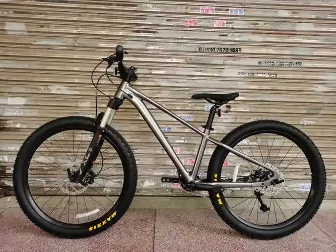 捷安特青少年土坡泵道自行车