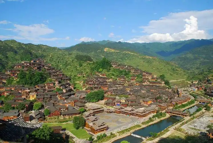 古建民族文化万亩樱花这些贵州特色小镇值得一去
