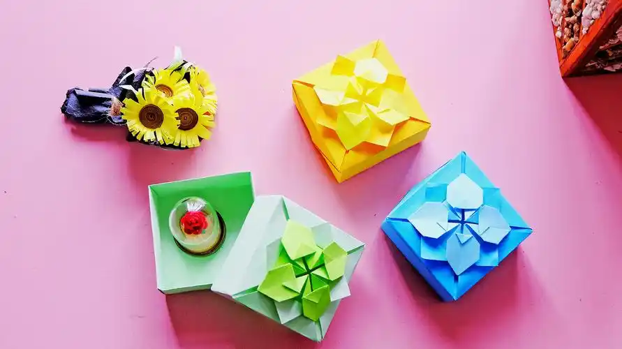 自己diy的折纸花朵礼物盒,不用剪刀和胶水,几张纸完成!