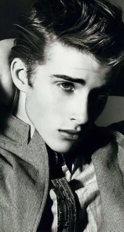 帅哥壁纸欧美帅哥黑白照片帅哥猛男文章小虾米