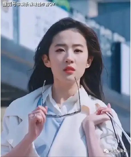 原创刘亦菲居然是个恋爱脑自愿被前男友当作棋子网友怒斥你还想不想当