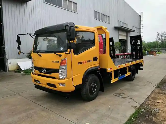 陕西 上汽红岩拉20吨平板车 装载机 收割机运输车