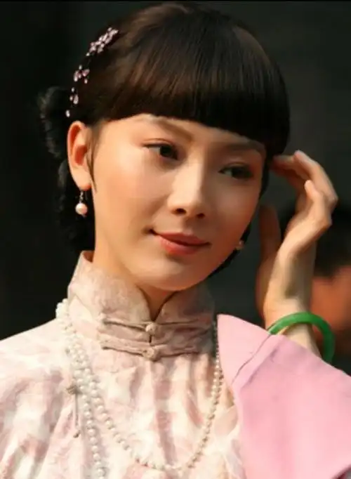 铁梨花热播陈数剧中展开六角恋