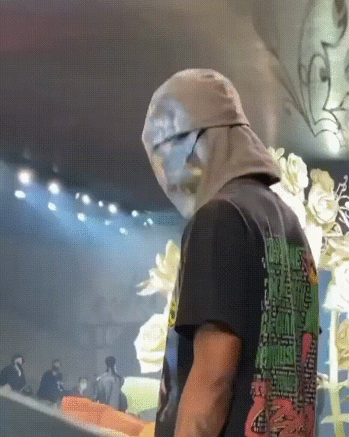 阴间蹦迪嘲笑travisscott社会摇花手舞穿女装蟑螂侠视频流出