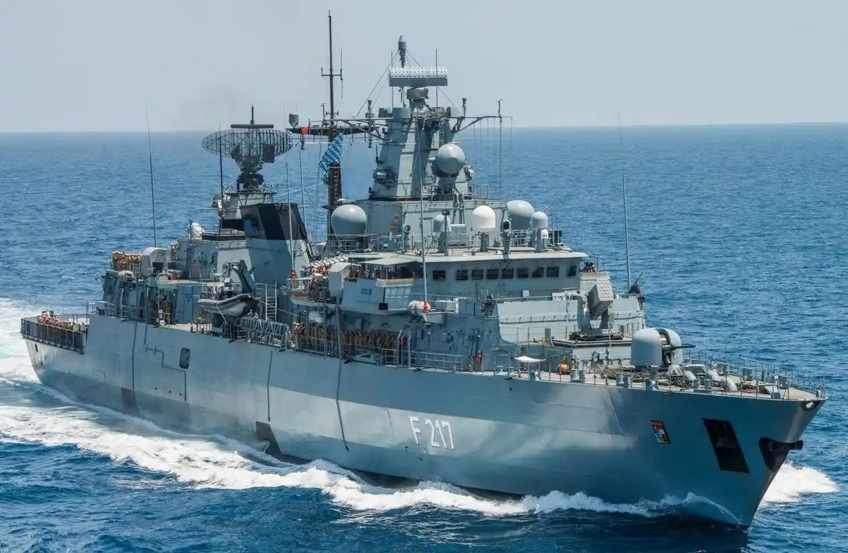 舰船欣赏:德国海军巴伐利亚号护卫舰,该舰是勃兰登堡级f123型护卫舰3