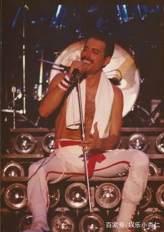 皇后乐队70年代创造的音乐奇迹,主唱被誉为最伟大的摇滚歌手之一