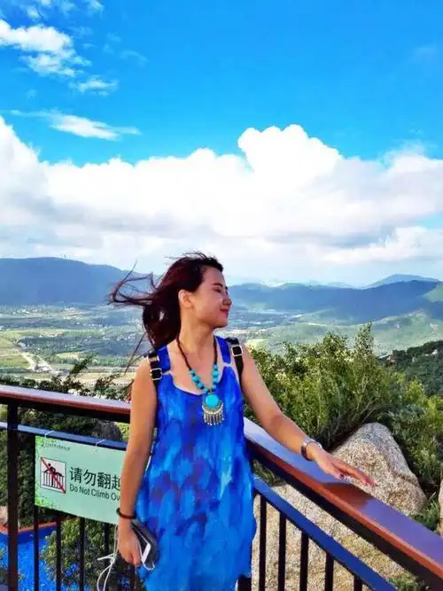 学生妹穷游三亚:美景美食,还有美女