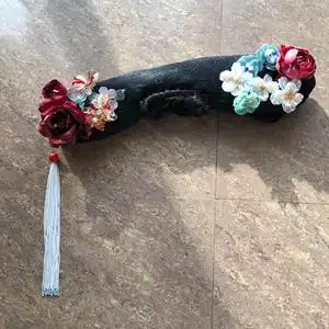 纯手工制作 旗头不是市面上用海绵做 里面都是用假发做的  头