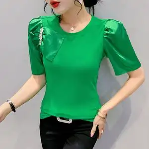 泡泡袖别致修身洋气t恤,绿色外套搭配什么颜色的裤子好看图片欣赏图片