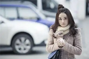 杉杉来了电视剧第十九集封月同款白色线衣