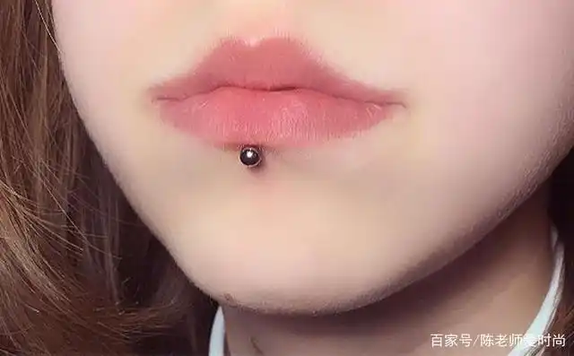 女生打唇钉意味着什么?