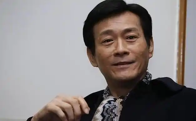 同样是郑少秋的孩子,把沈殿霞和官晶华的女儿对比,差距就出来了