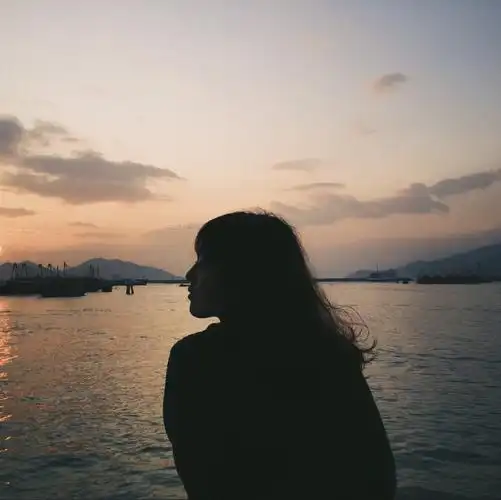 『森系 简约 头像 女头』· [微博@_shenli ]·「或南或北,岁月不及你