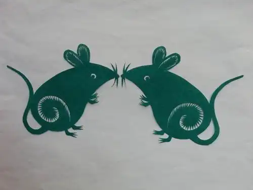小鼠对称剪纸