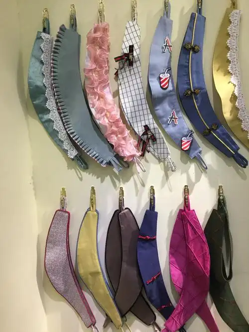 用帘身布做窗帘绑带效果更配.