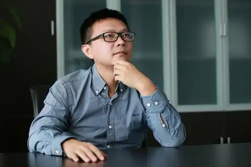 他是阿里前高管,首次创业公司市值就破百亿,击败200多家同行_张晖