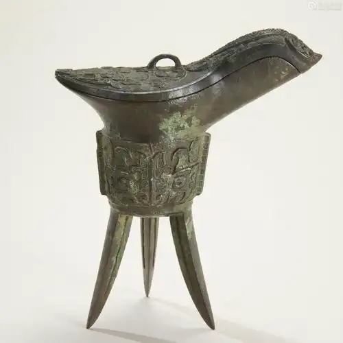 清代 帶銘文青銅饕餮紋爵杯