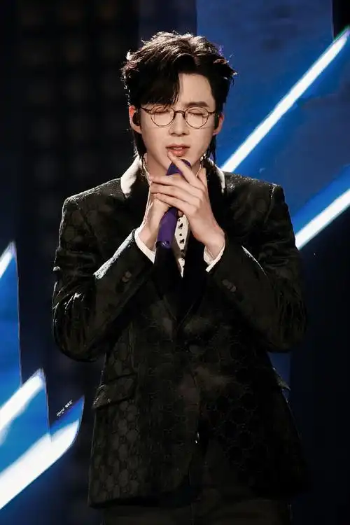 刘宇宁不设限毕业礼晚会舞台##来超话聊不设限毕业礼##不设限毕业礼