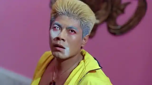 极速僵尸:通灵神探被偷袭,打完才发现对方是阴阳眼!