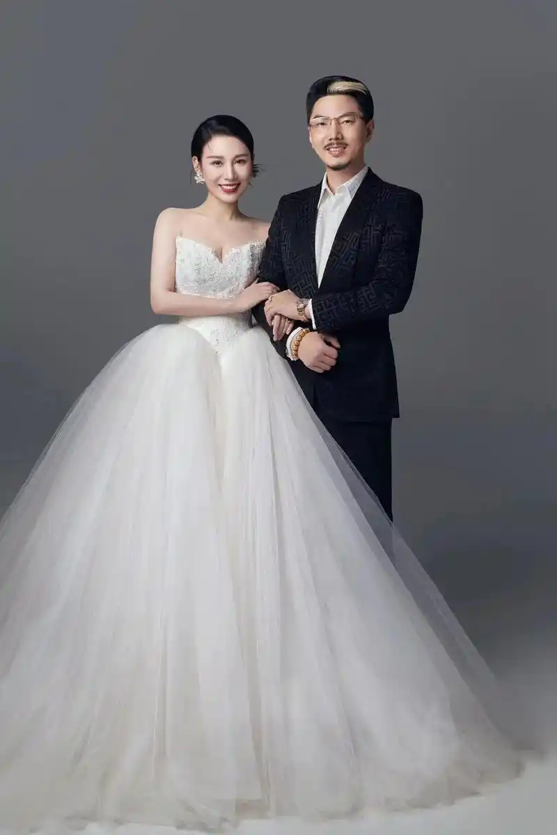 国岳夫妇:用爱心和社会责任感成就美好人生