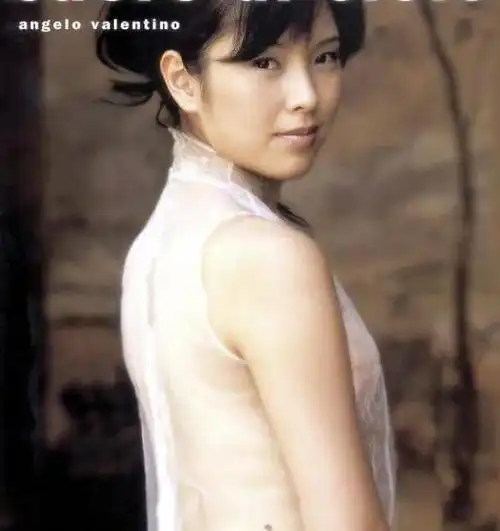 每发写真必热卖王晶夸她眼神勾人还记得第8号当铺天心吗