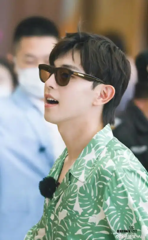 邓伦#等你的799天98  极挑三亚篇74夏日清爽帅气宝儿