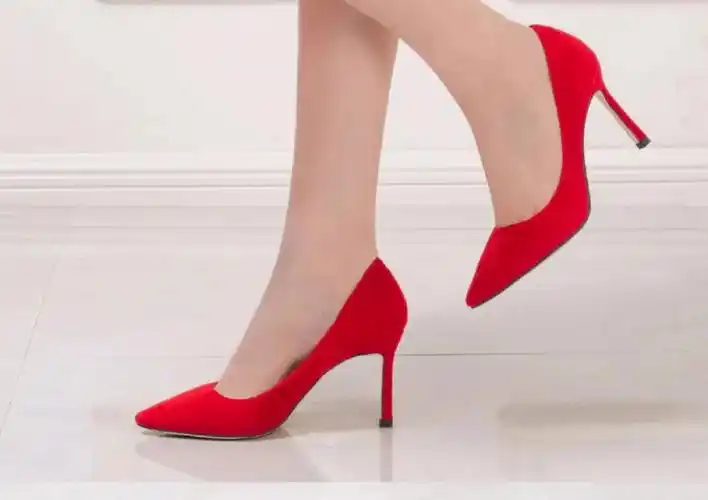 女生们觉得穿高跟鞋细高跟才是性感的吗