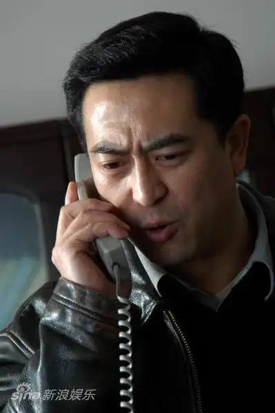 《神圣使命》广州播出 "师奶神探"张嘉译出击