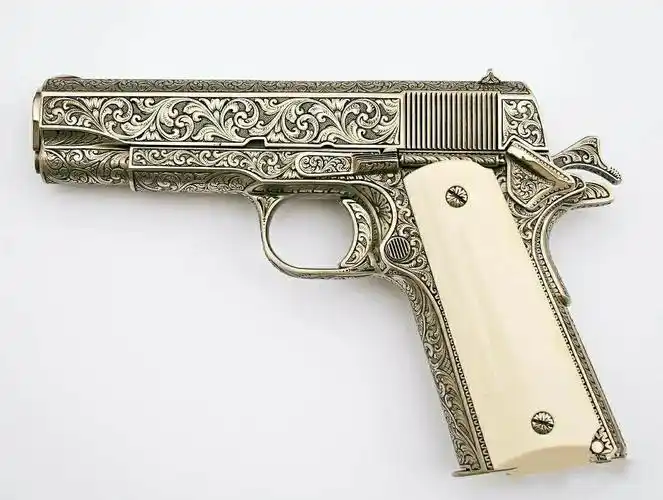 美丽的凶器一雕花手枪