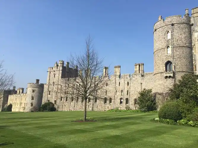 旅行 英国温沙城堡温莎城堡(英语:windsor castle),位于英国英格兰东