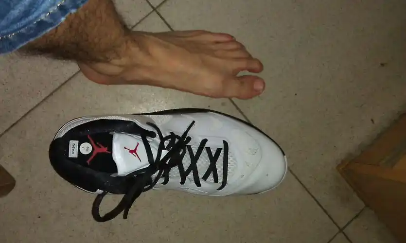 我应该穿多大的aj雷阿伦球鞋