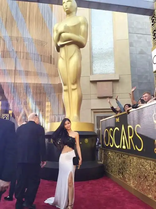 周玲安出席88届奥斯卡