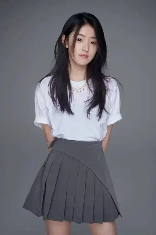 如今16岁大姑娘漂亮更胜从前_蒋韵兮