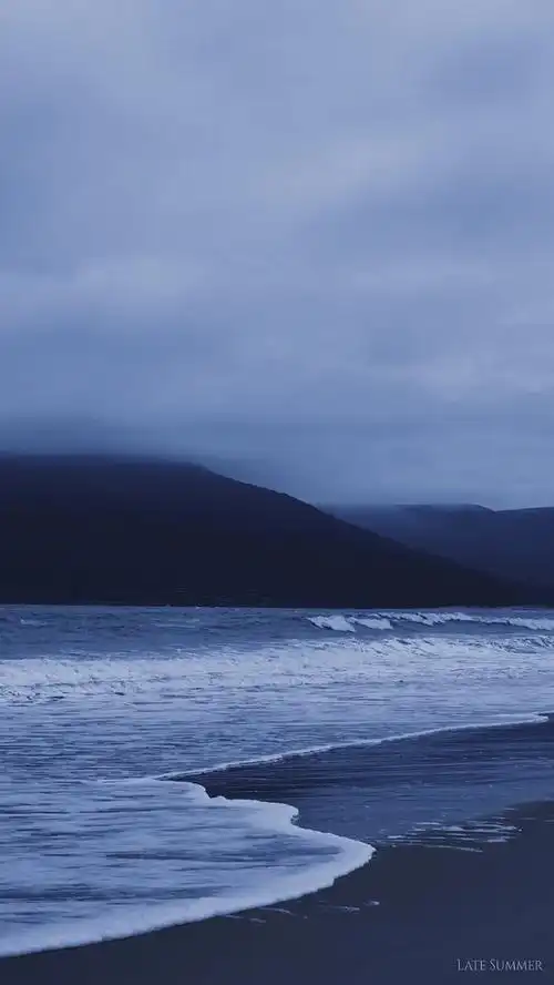 求雾霾蓝色的令人沉静的手机壁纸