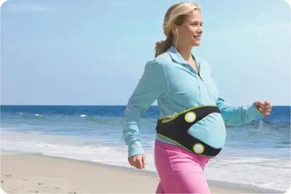 看孕妇走路分男孩女孩每个人的走路姿势不一样,穿着打扮不一样