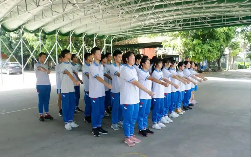 雏鹰展翅点亮梦想广州市第三十七中学2020届毕业班综合素质拓展活动