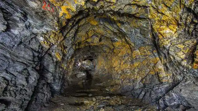 河南特大金矿315吨黄金全挖出来值117亿远不够恒大还债