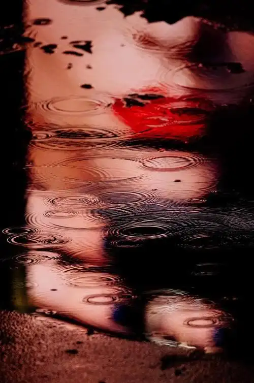 雨中倒影街头摄影师maximilianstreich